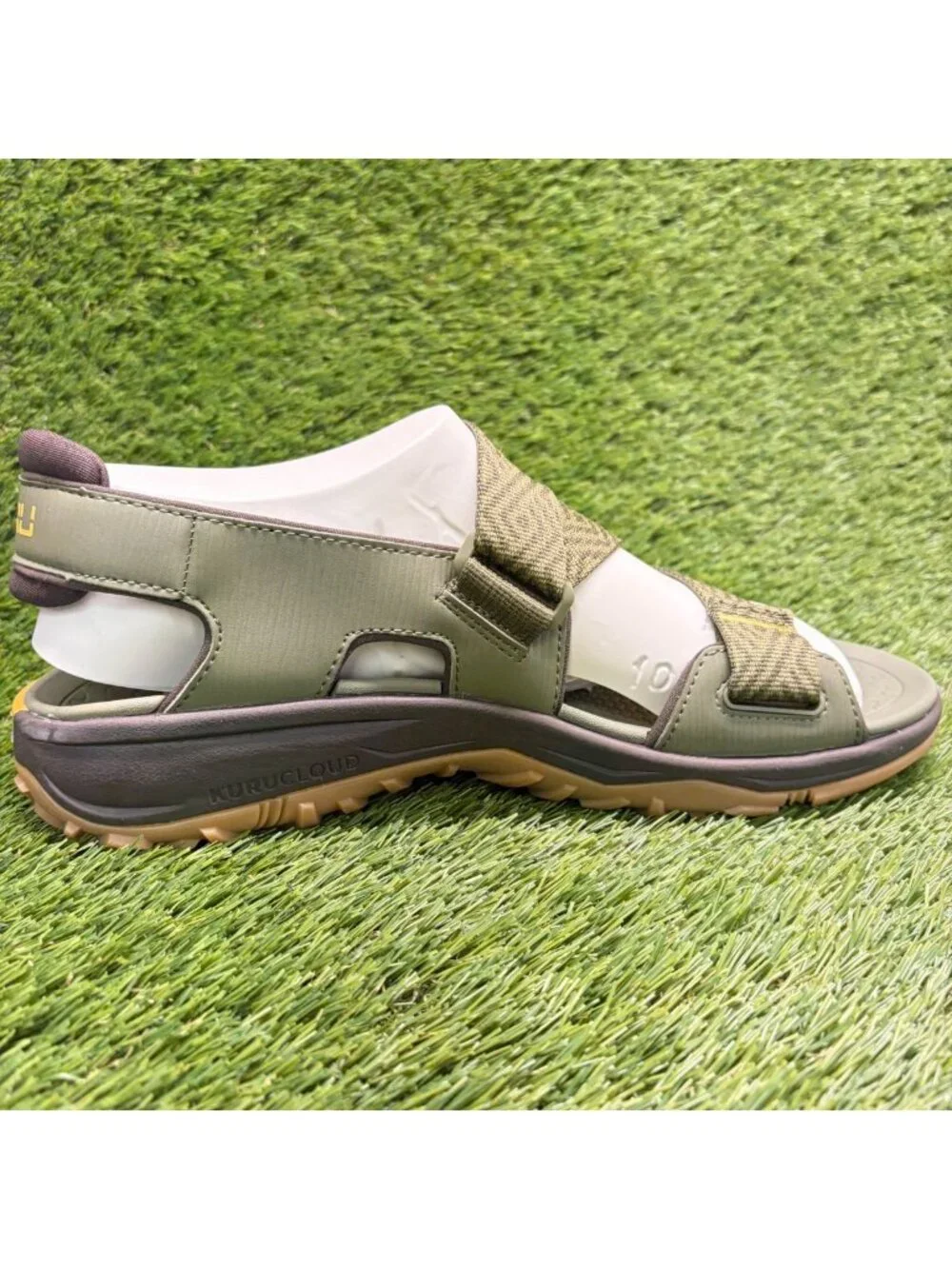 Kuru Current Mens Size 9 Olive Green Gum Beach Walking Outdoor Strappy Sandals